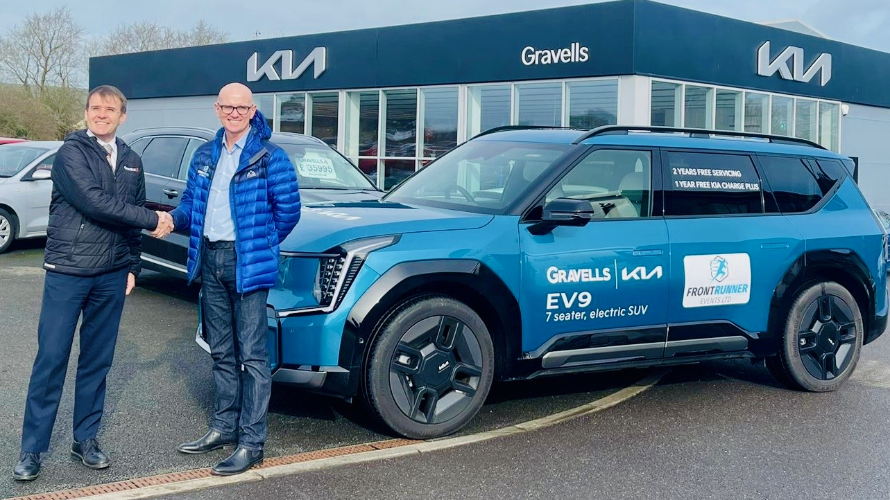 GRAVELLS BECOMES THE OFFICIAL VEHICLE PARTNER TO FRONT RUNNER EVENTS